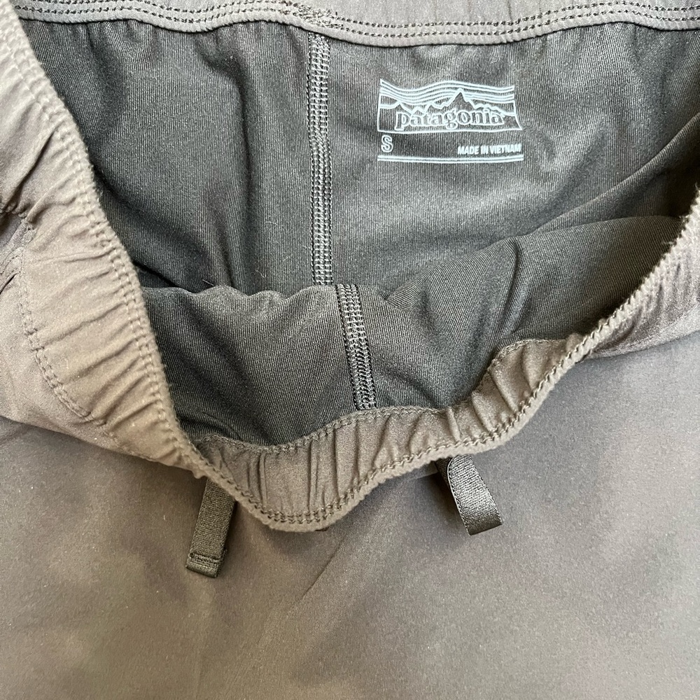 Patagonia Fleetwith Skort Sz S Black Built-In Shorts - Picture 4 of 5